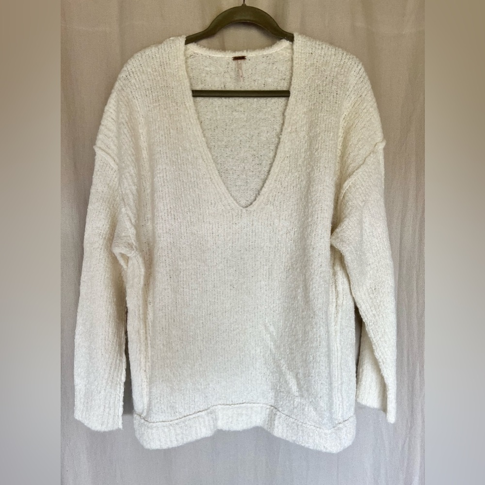 PRICE DROP! Free People Ivory Boucle Knit V-Neck Sweater